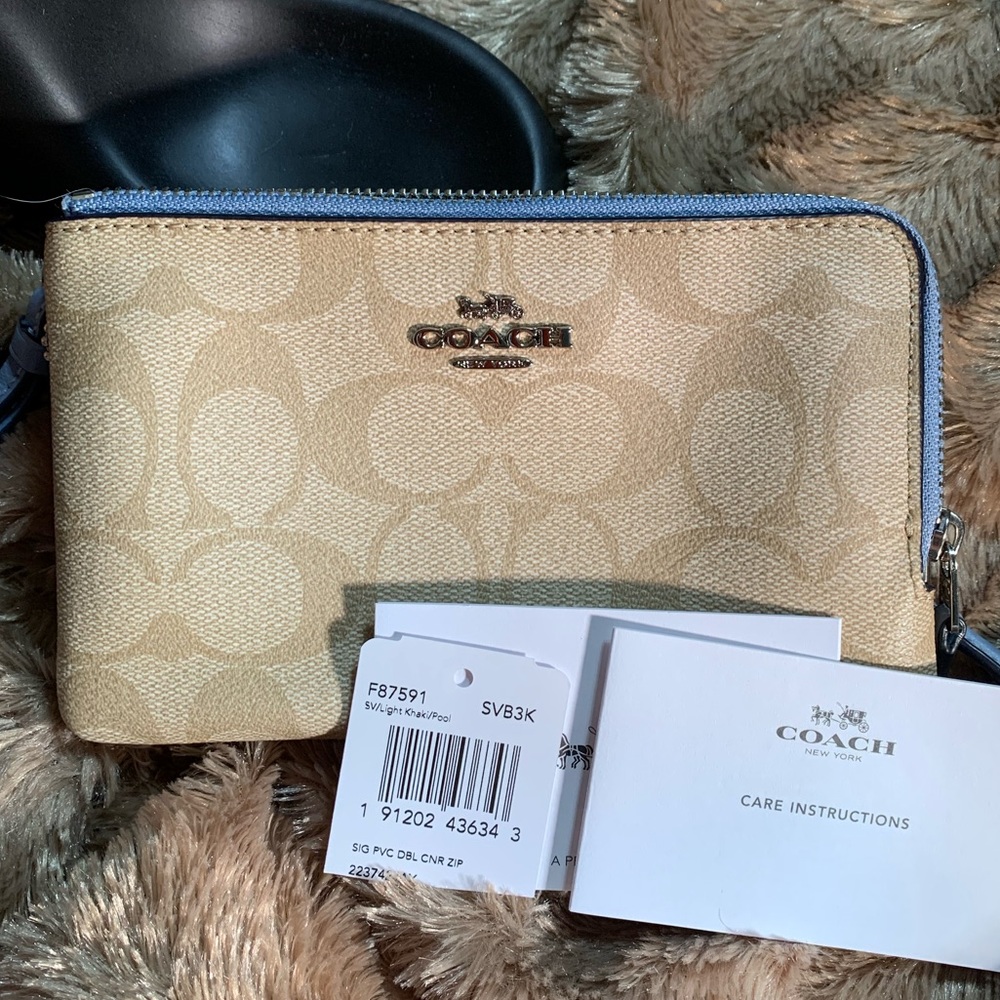 NWT Coach wristlet
